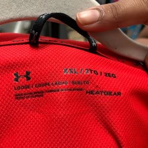 Underarmour men’s shirt with side zipper